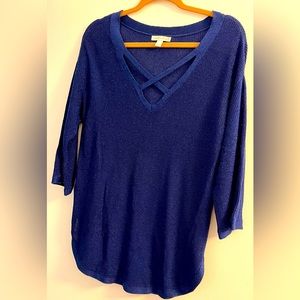 Westport women’s sweater. Size L. Crisscross front. Tunic type